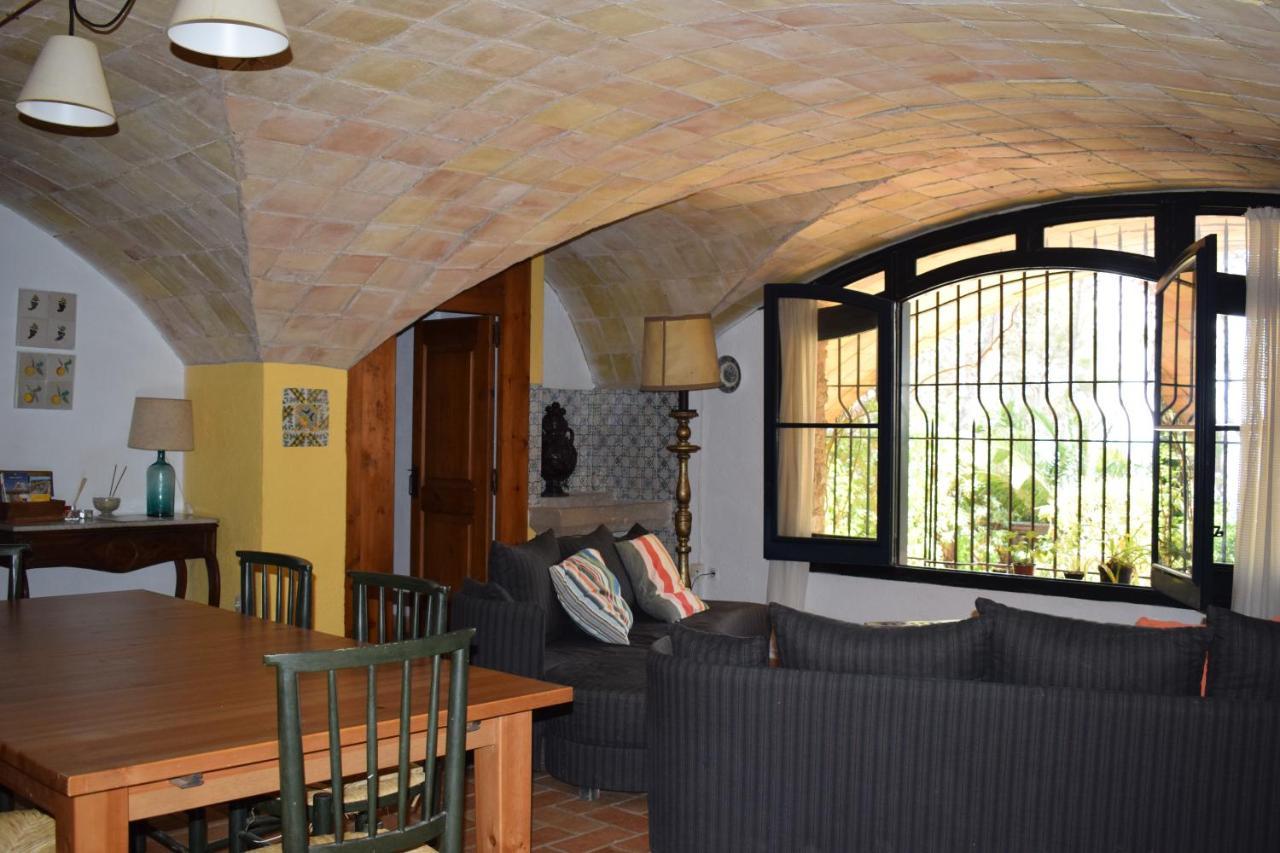 L'Ancora De Bara Hotel Roda de Bara Bagian luar foto