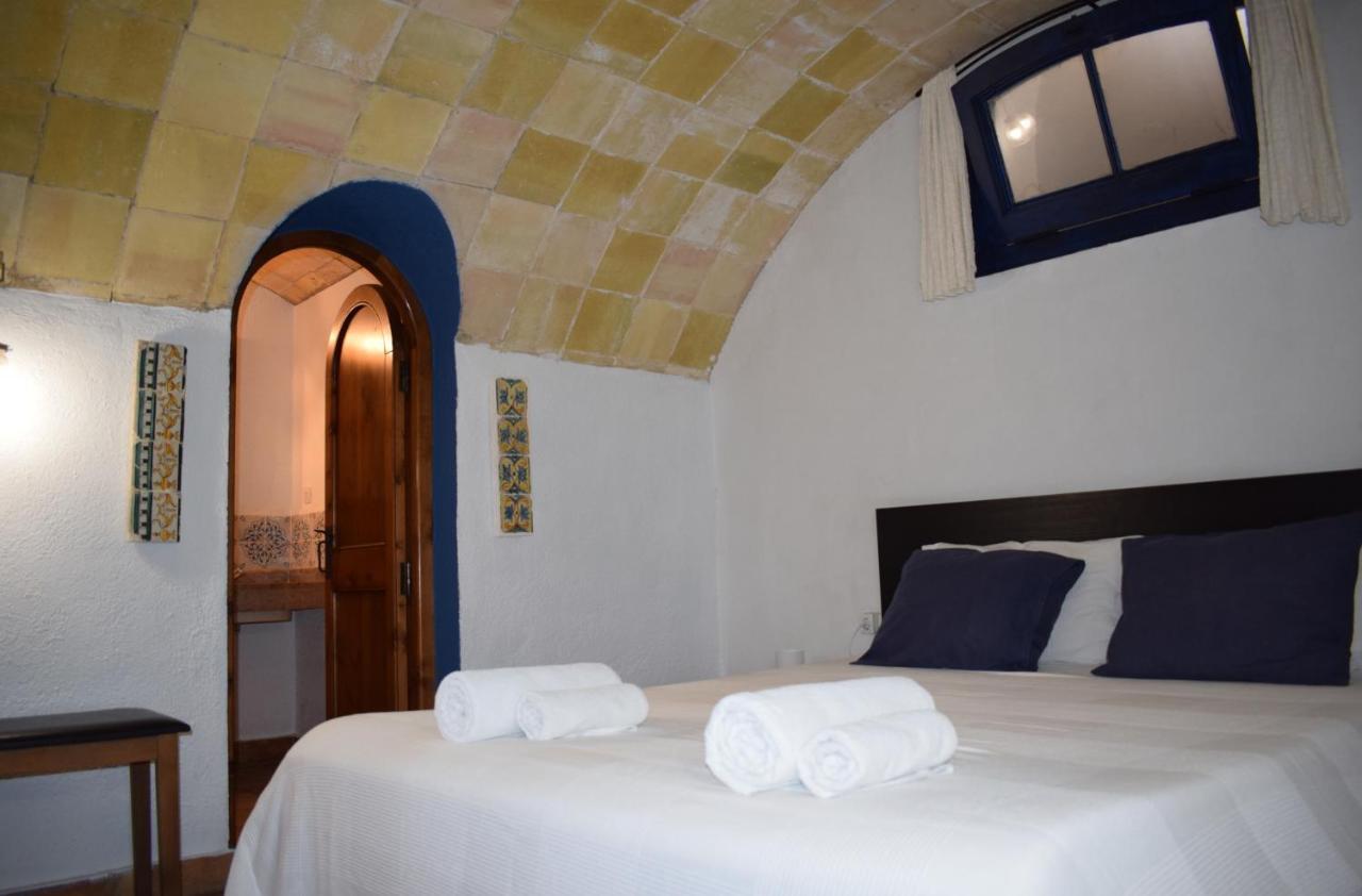L'Ancora De Bara Hotel Roda de Bara Bagian luar foto
