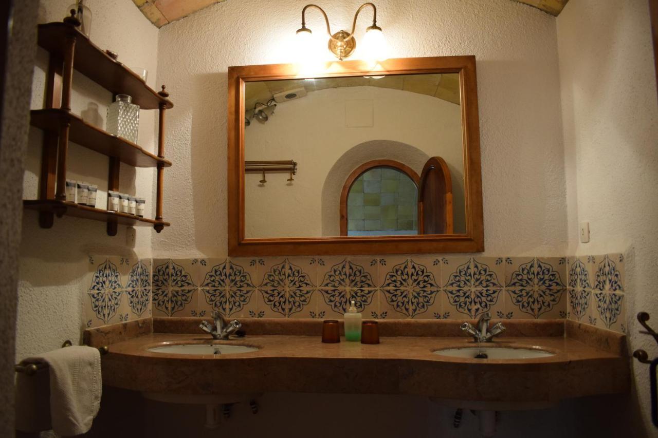 L'Ancora De Bara Hotel Roda de Bara Bagian luar foto