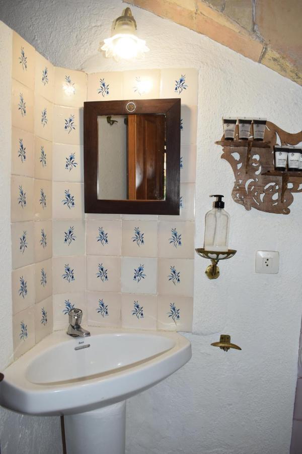 L'Ancora De Bara Hotel Roda de Bara Bagian luar foto